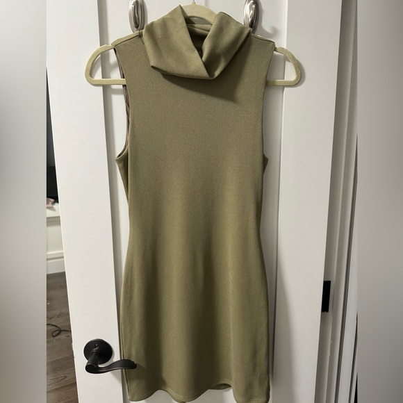 Lovers and Friends ‘Fawn’ Mini Dress - Picture 4 of 7